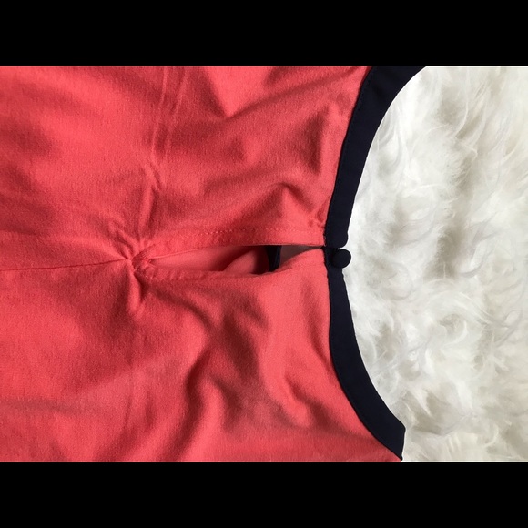 💕SOLD💕The Limited Tank Top - Picture 5 of 7